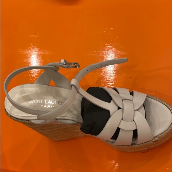 9.5 SAINT LAURENT ESPADRILLES - Picture 2 of 3